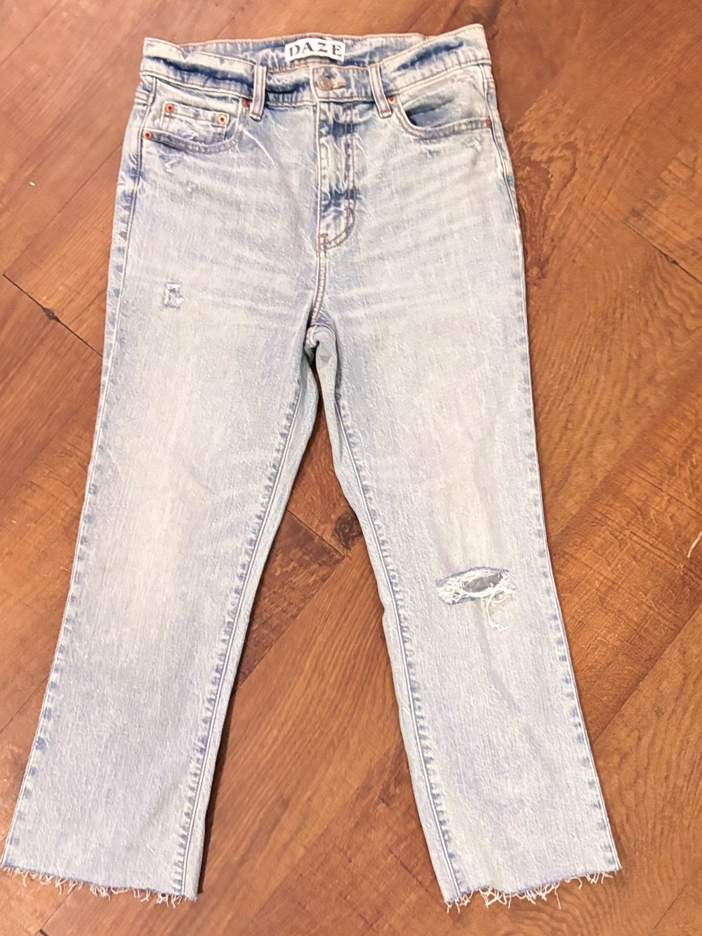 DAZE blue denim jeans with raw hem and distressed size 26" #denim #distressed